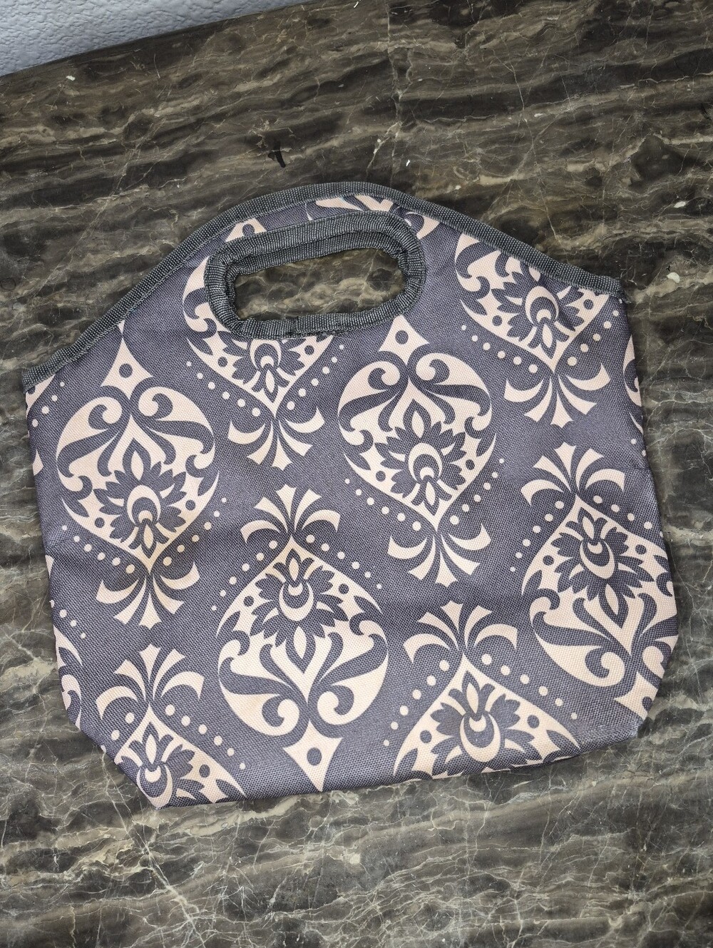 Lunch Box Pink/Gray Design Lunch Box Zip Up With Handles